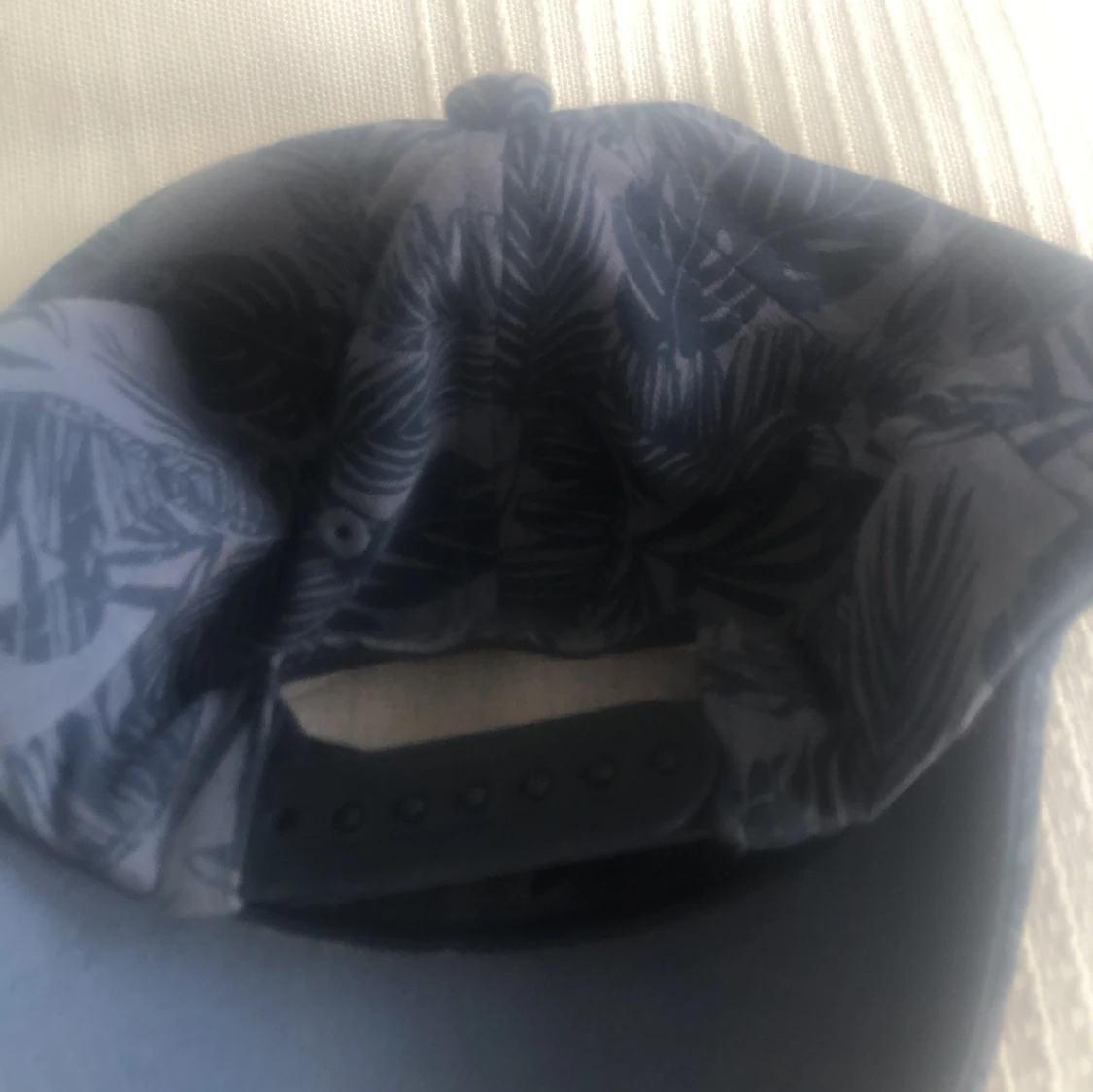 Blå keps H&M med palmtryck - 1