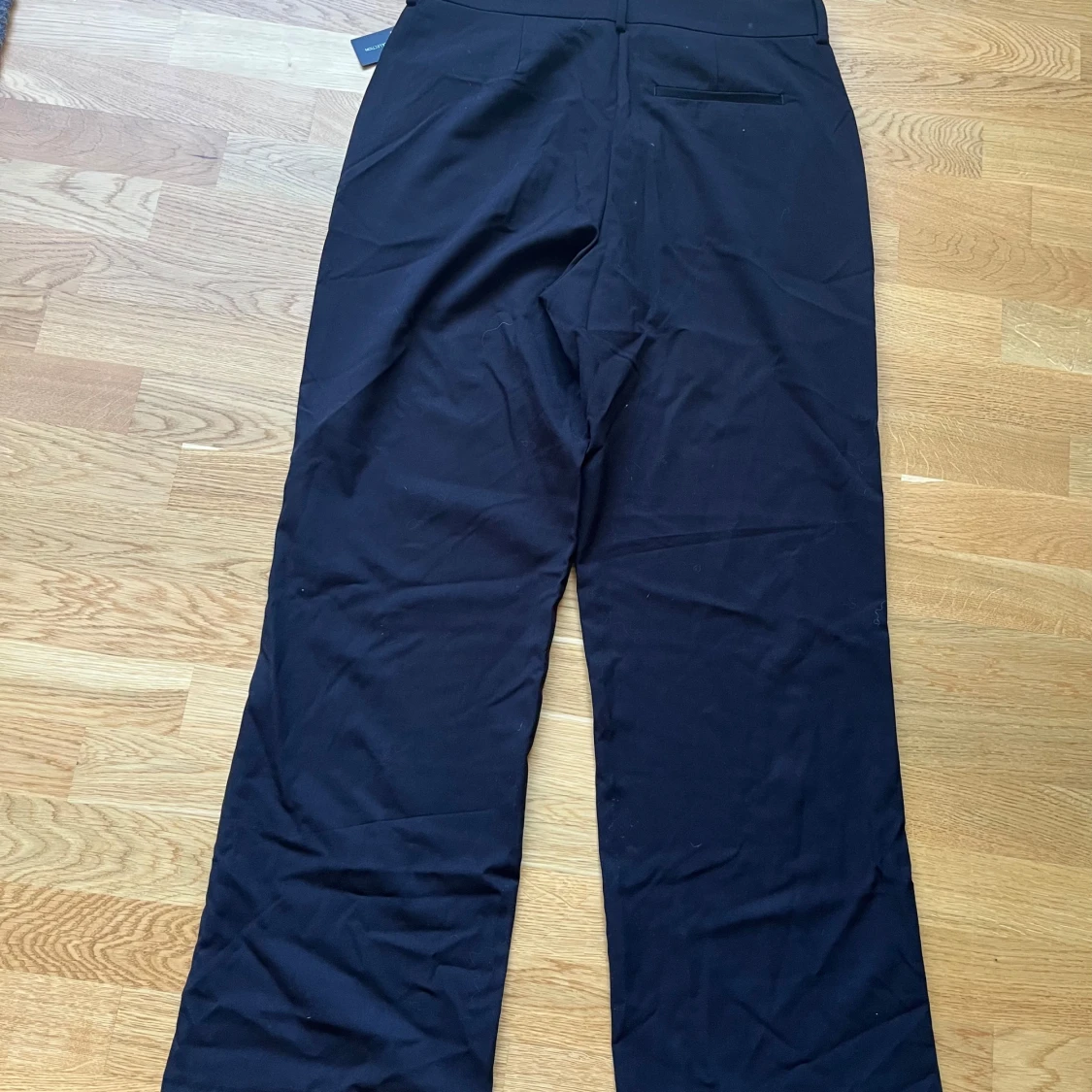 Svarta kostymbyxor från First Class - 1