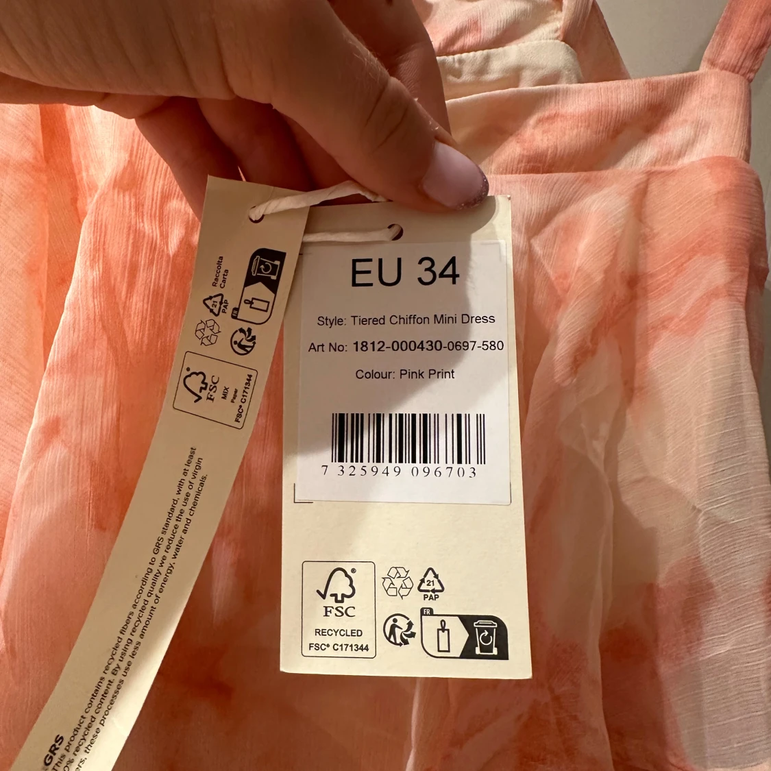 Rosa volangklänning i chiffong - 2