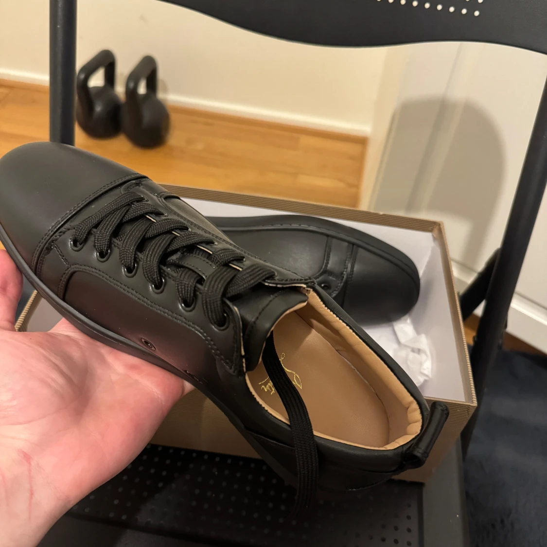 Svarta sneakers från Christian Louboutin(Pris kan diskuteras) - 1