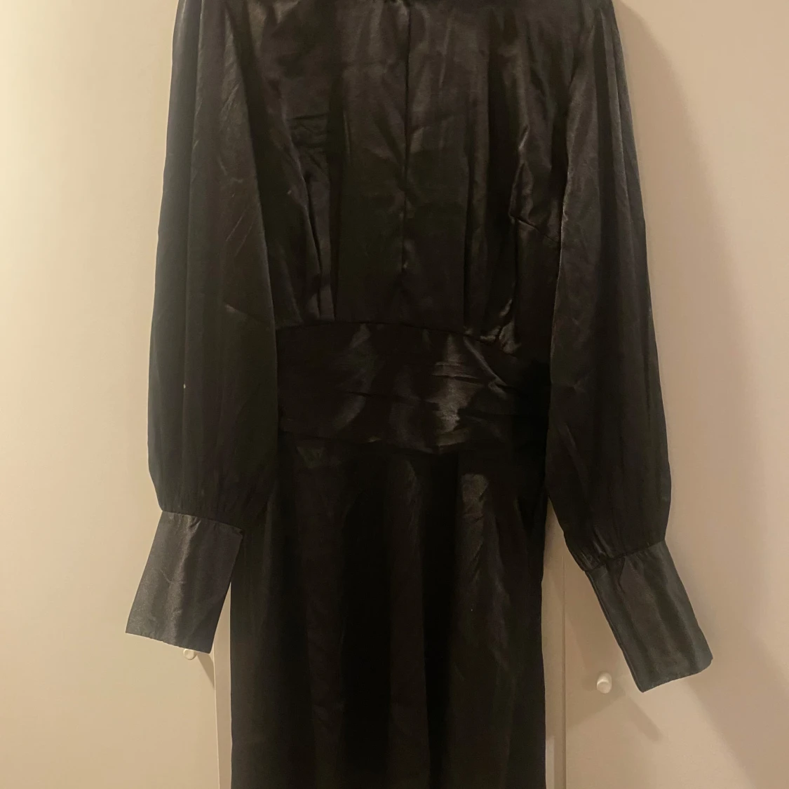 Svart klänning från Bubbleroom