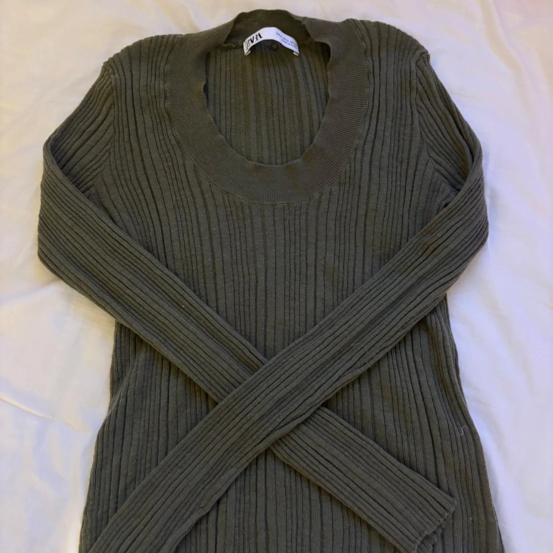 Ribbad grå stickad tröja från Zara - 1