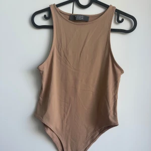 Body - Brun body från primark 