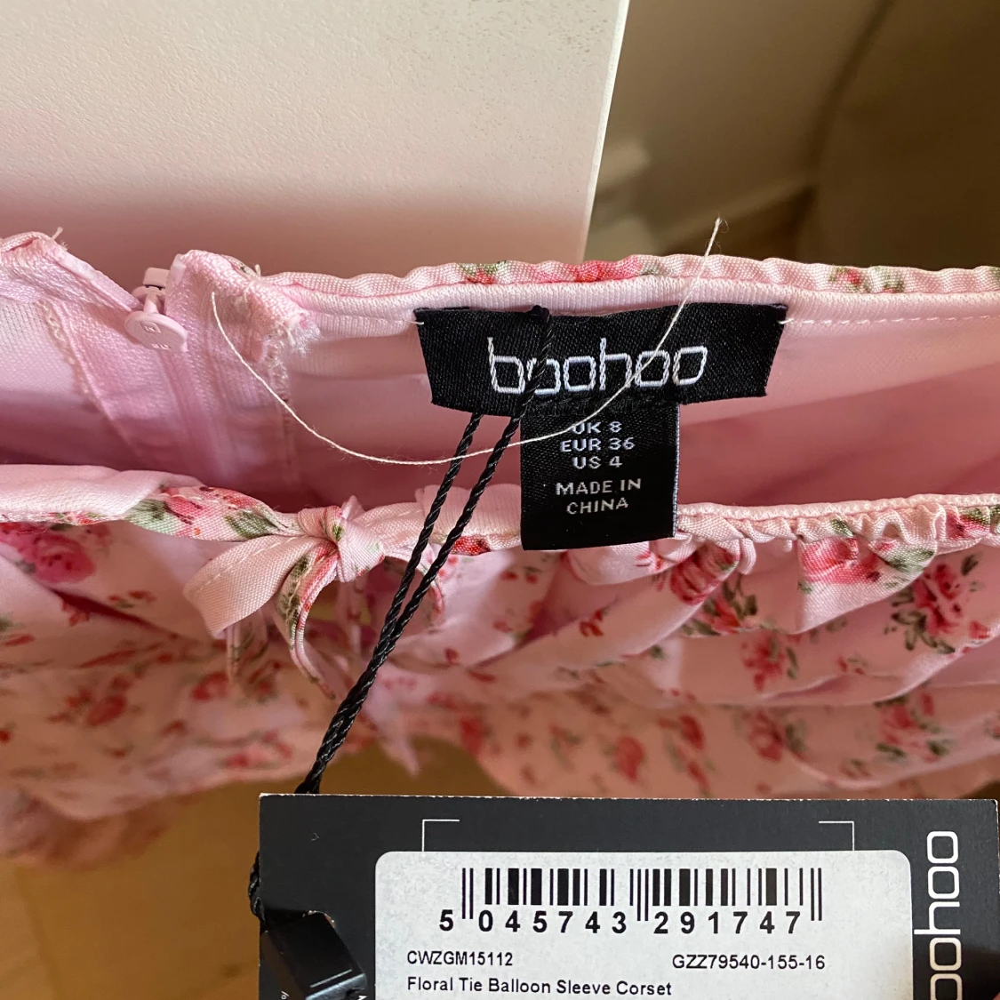 Rosa blommig korsettopp från Boohoo - 1