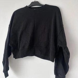 Svart tröja - Tröja 