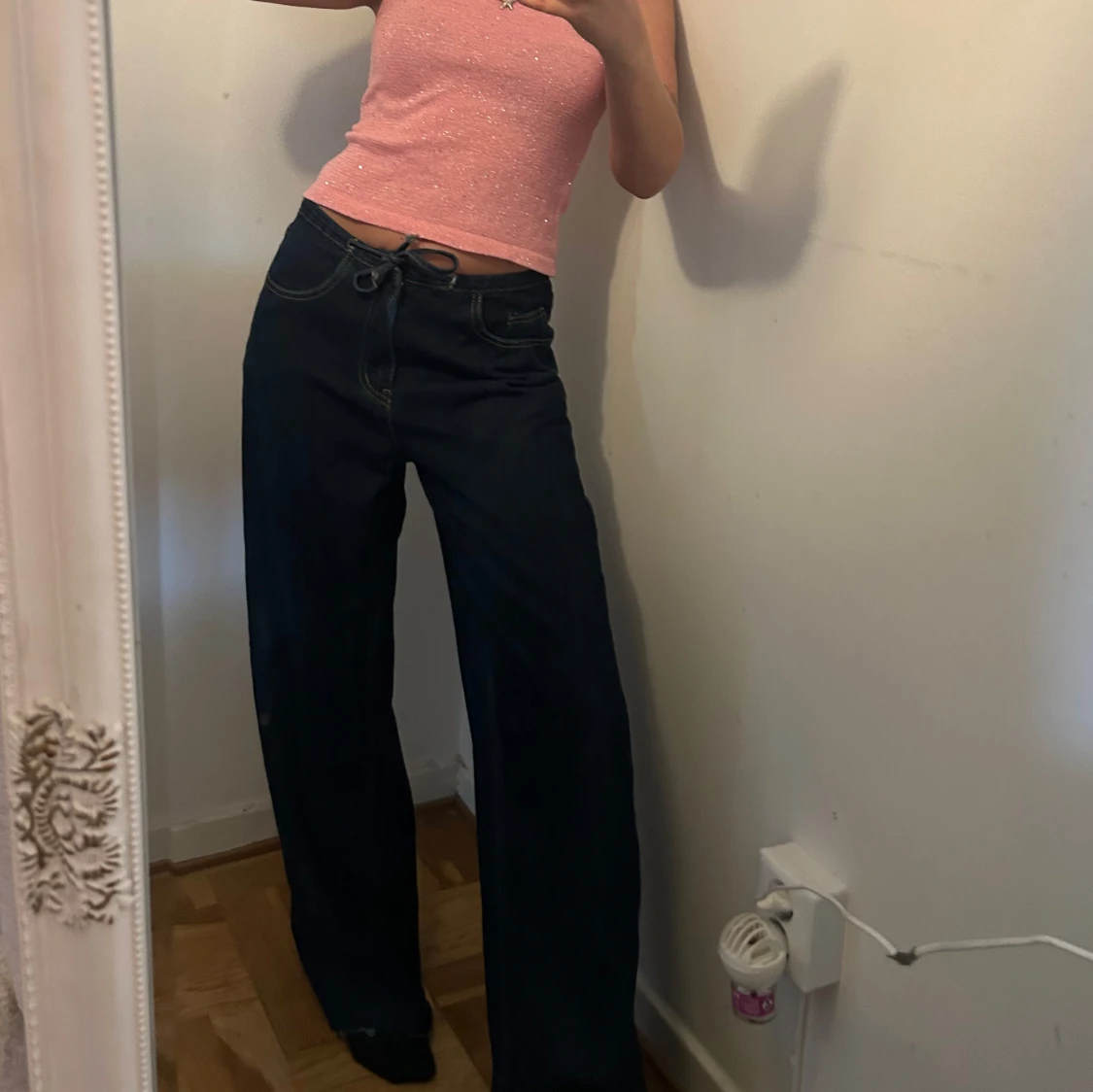 Mörkblå wide jeans med snörning