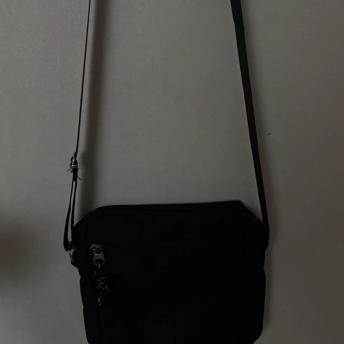 Svart axelväska från Hugo Boss - 1