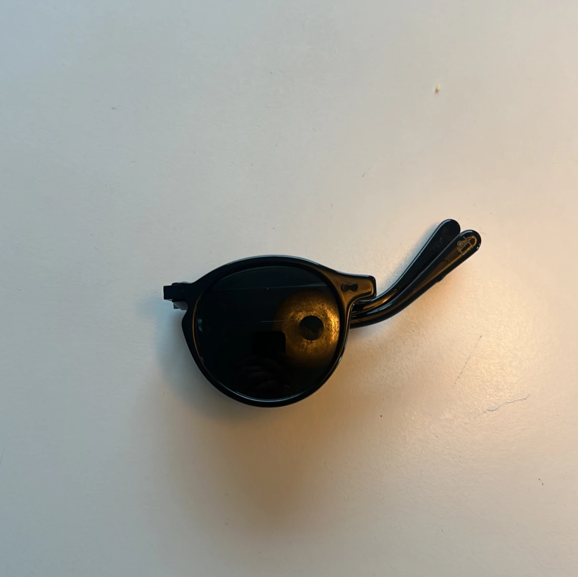 Svarta runda solglasögon - 1