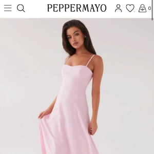 Balklänning från peppermayo - Säljer nu min fina balklänning från peppermayo. Köpt förra året och använd 1 gång. Köpt för 1000 Pris kan diskuteras! 