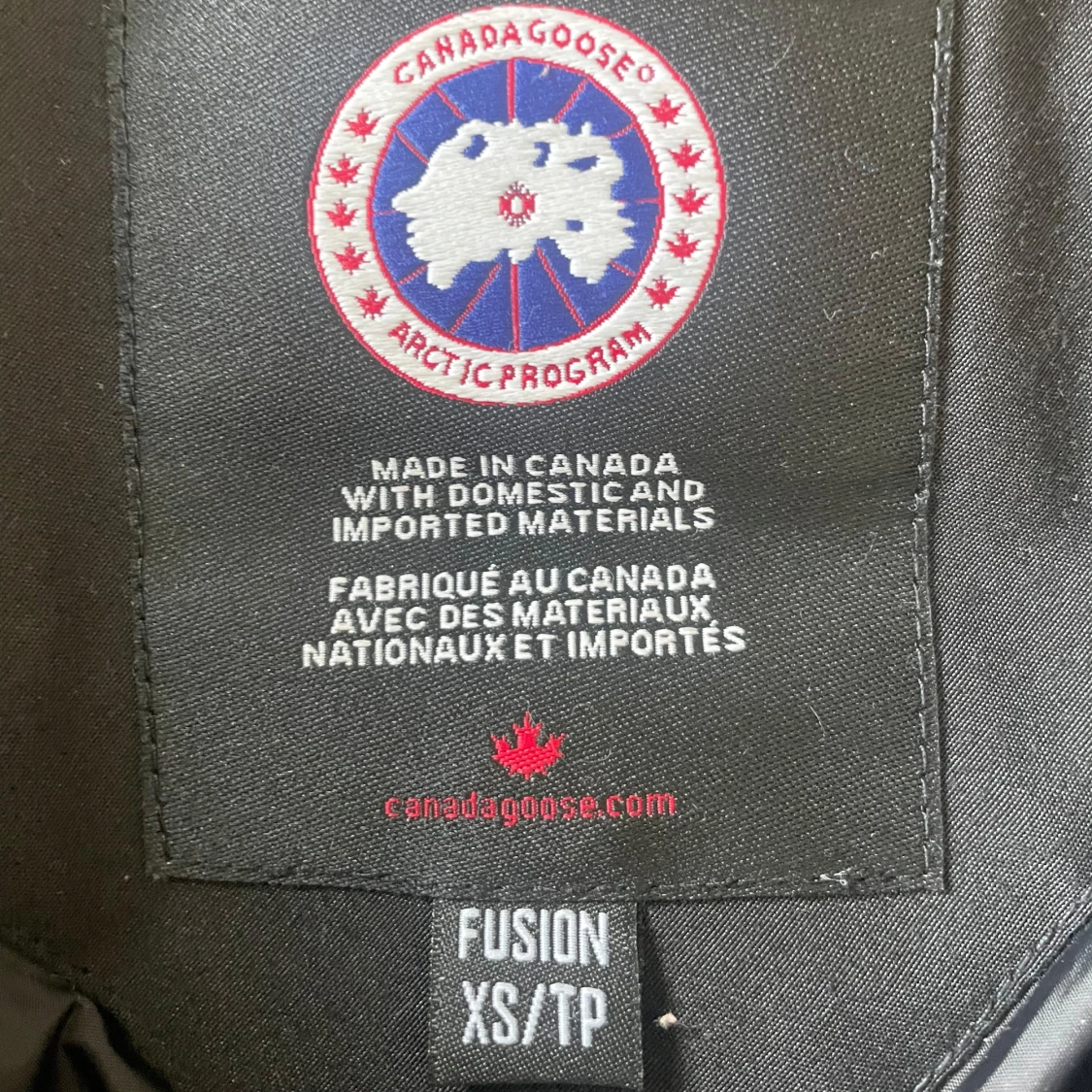 Svart dunjacka från Canada Goose med huva - 1