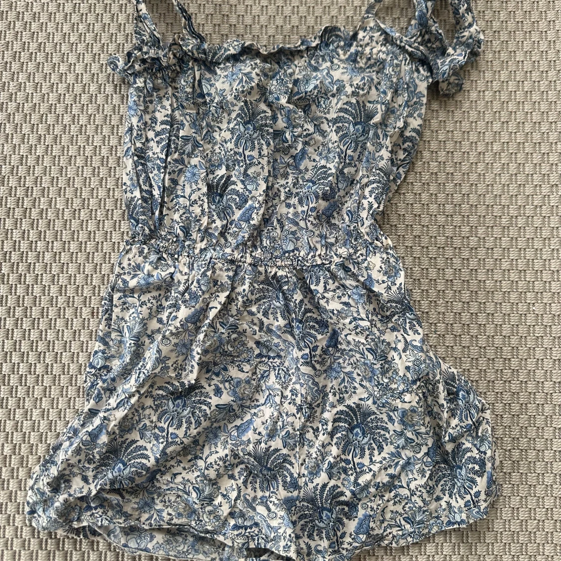 Blommig kort jumpsuit  - 1