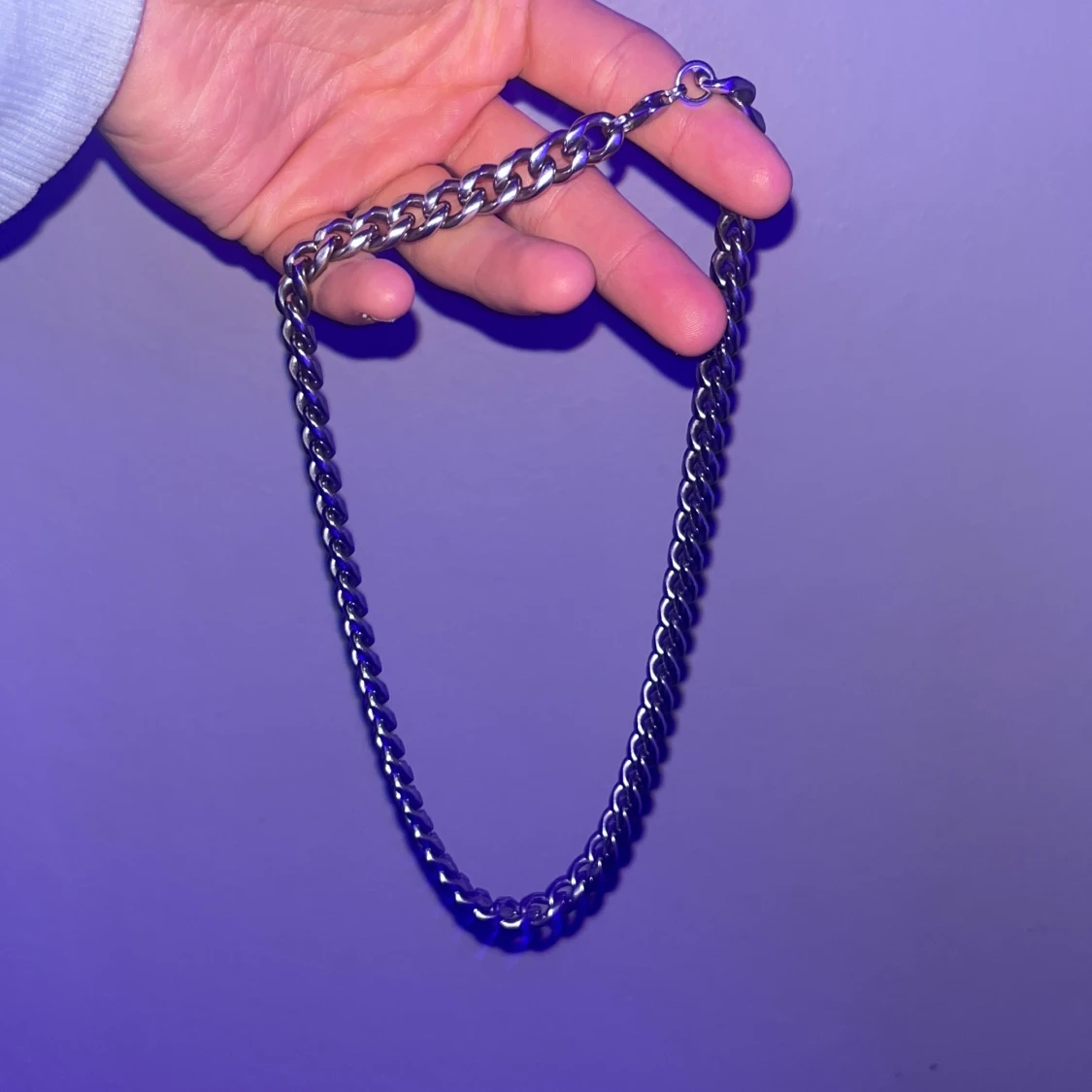 Kedjehalsband i silverfärg - 1