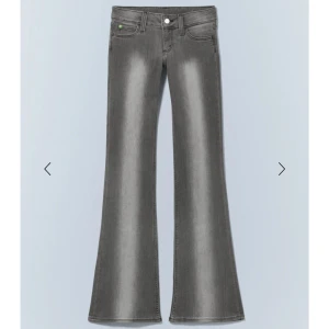 Grå bootcut jeans - 29/32 har jag för mig, använda men fina, lågmidjade