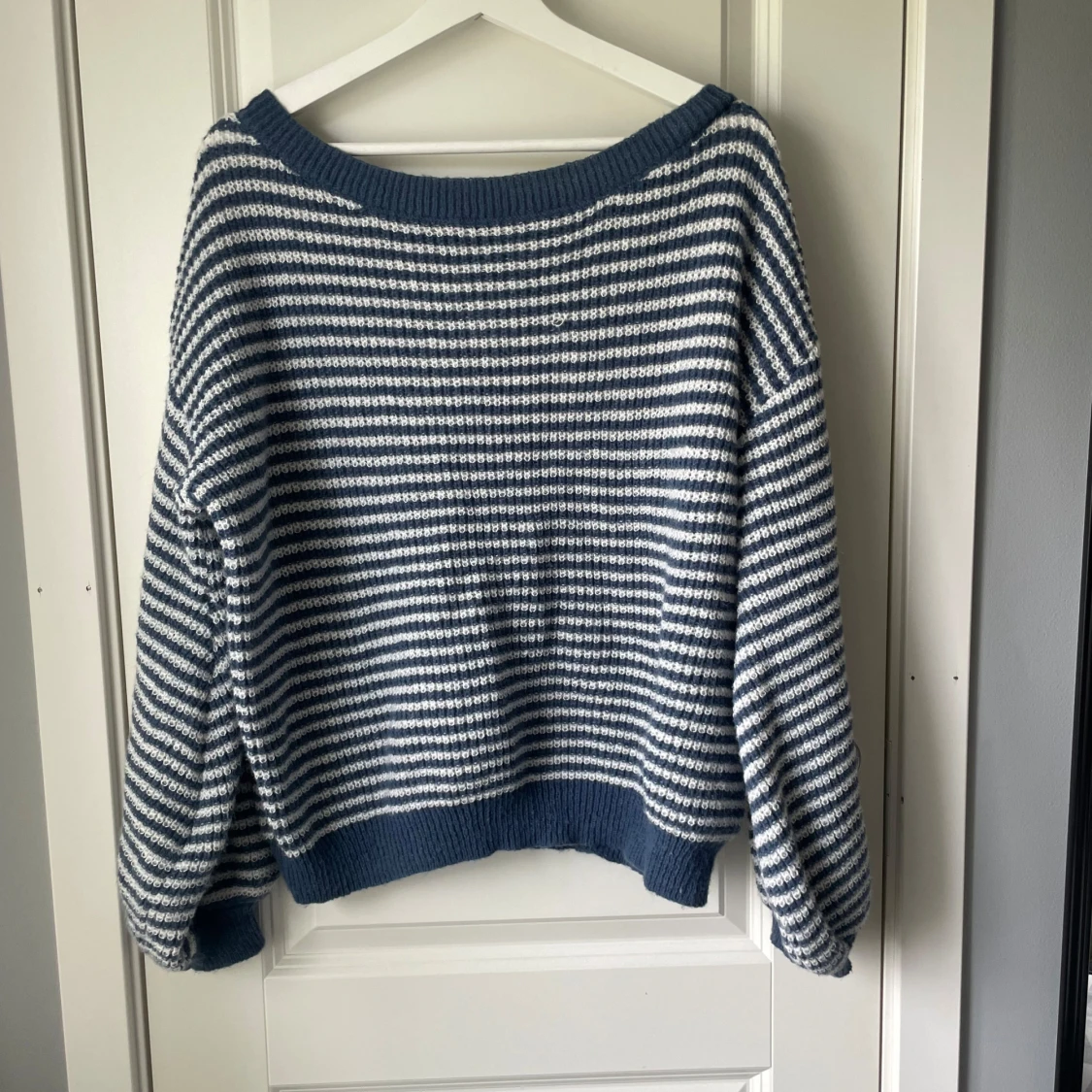 Randig stickad tröja  - 1
