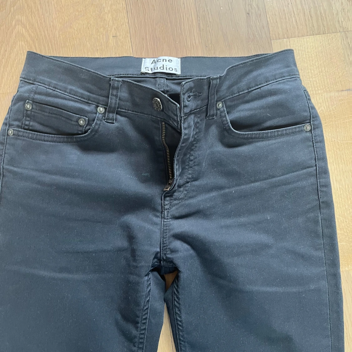 Svarta jeans från Acne Studios - 1