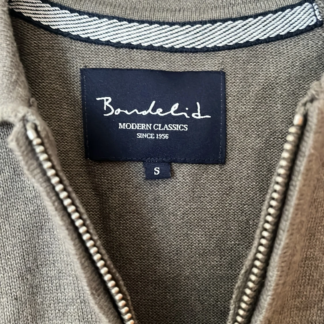 Grå kortärmad tröja från Bondelid - 1