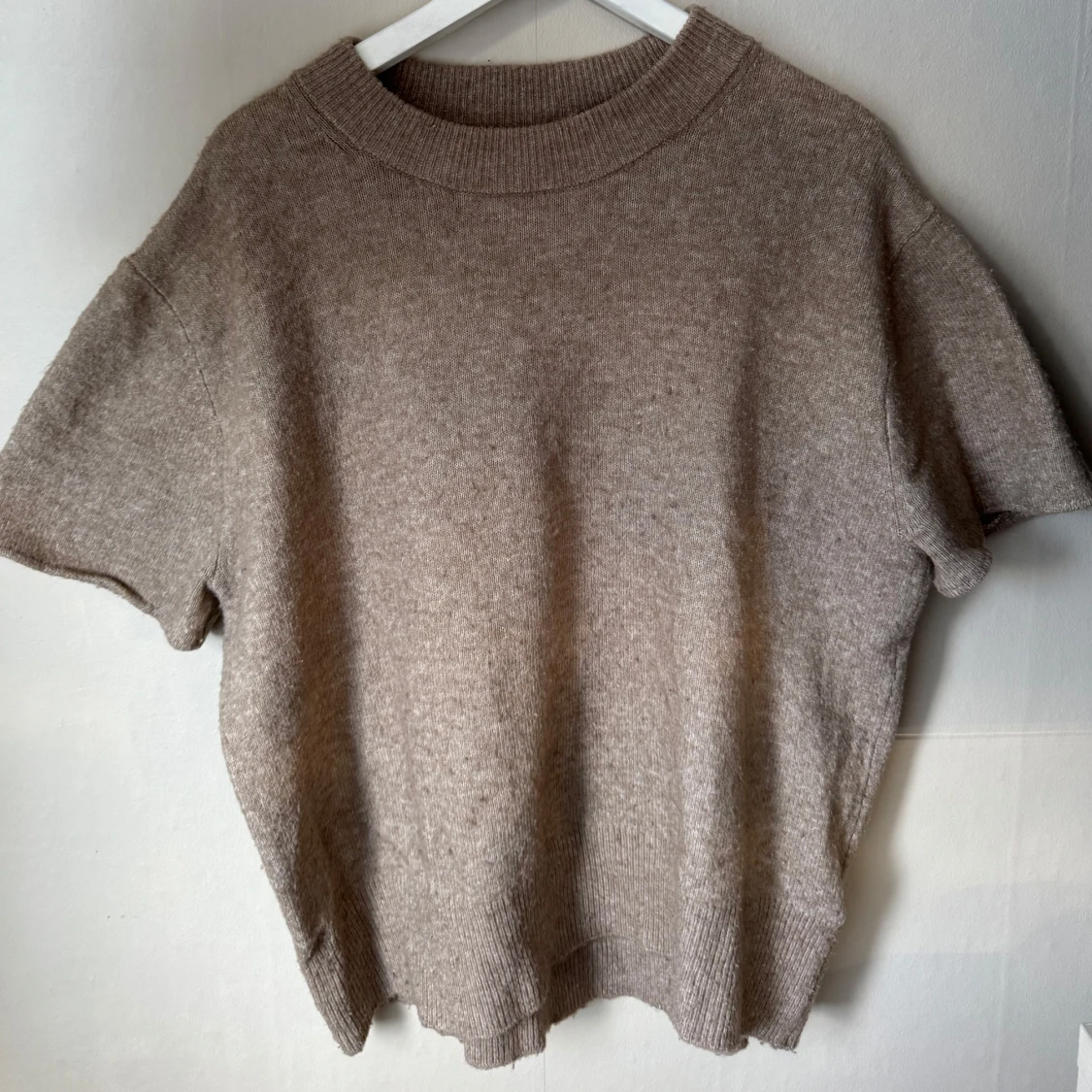Beige stickad tröja från H&M