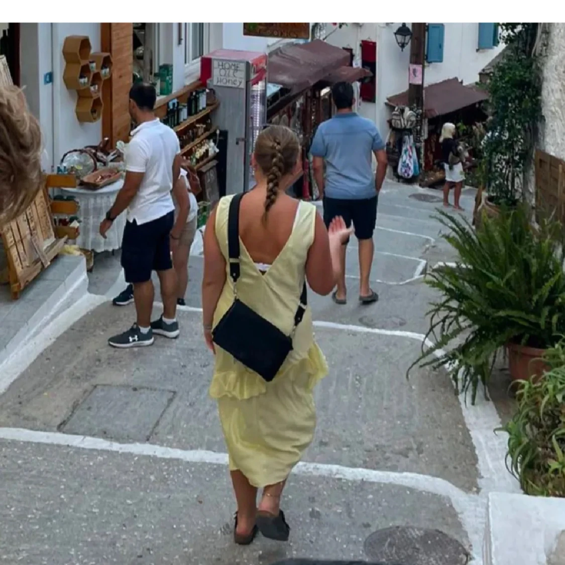 Gul ärmlös klänning med volang - 3