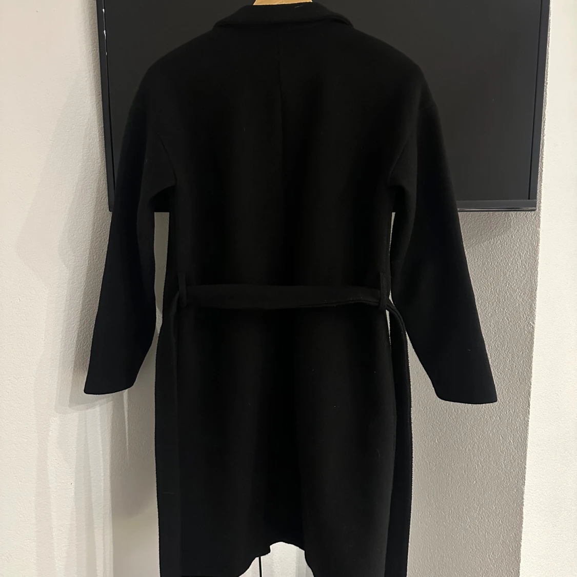 Svart kappa från Pieces - 1