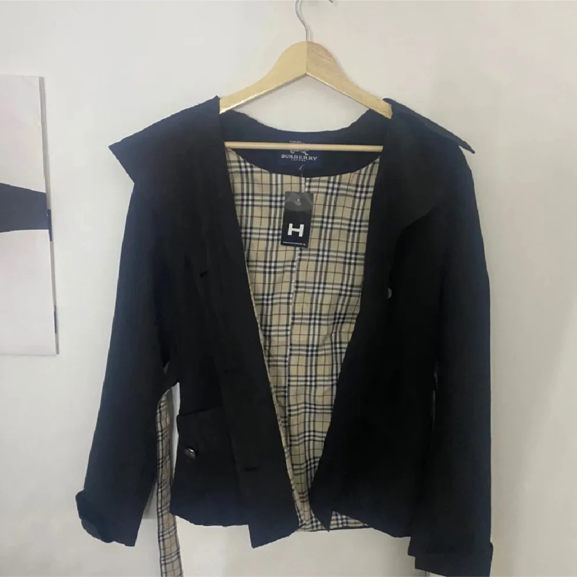 Svart trenchcoat från Burberry - 3