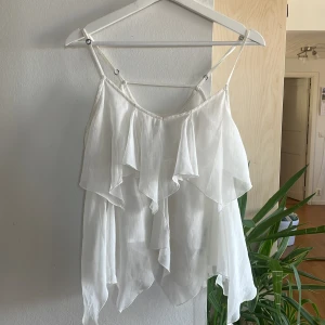 Vit  topp från Abercrombie & Fitch - Super fin inga defekter❤️