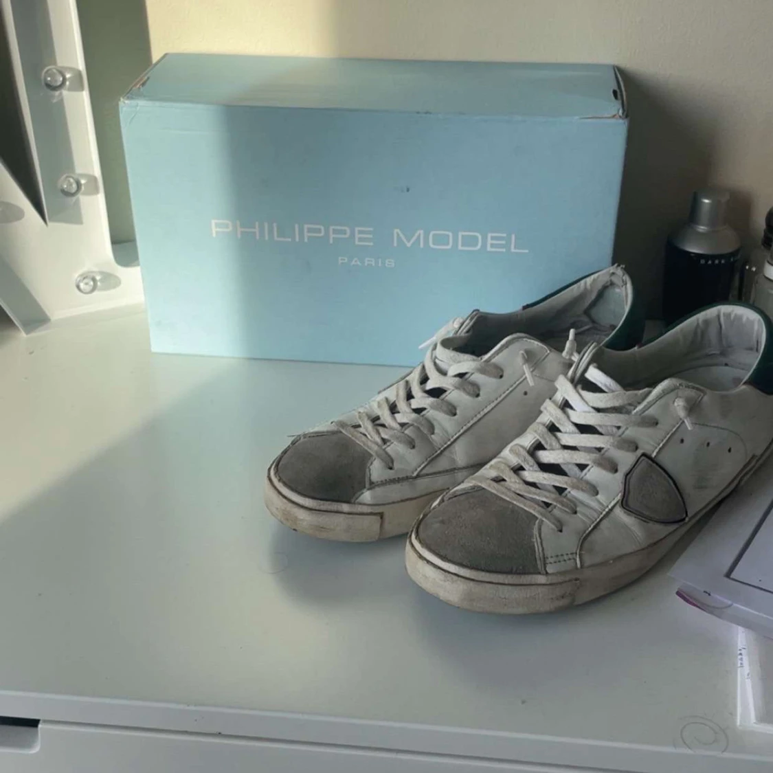 Vita sneakers från Philippe Model - 2