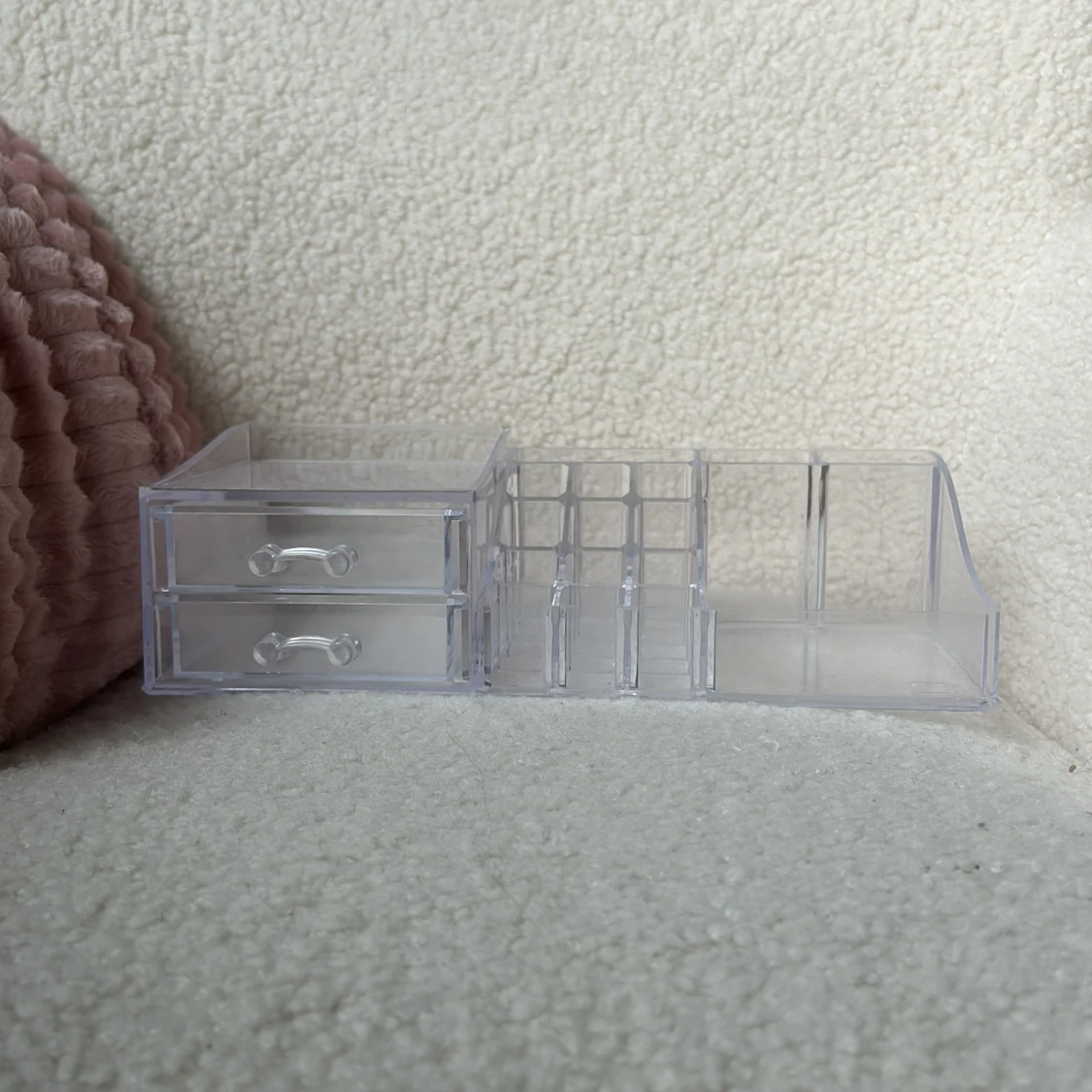 Transparent sminkförvaring med lådor