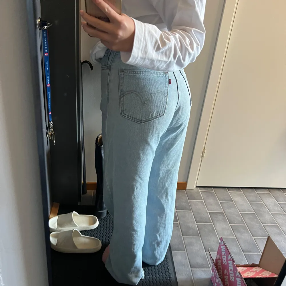 Jag är 160cm! Dessa är använda 3-5 gånger. Farkut & Housut.