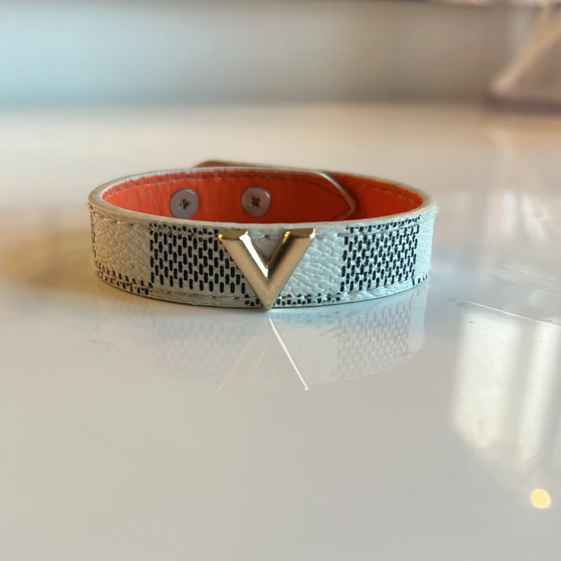 Vintage Valentino armabnd