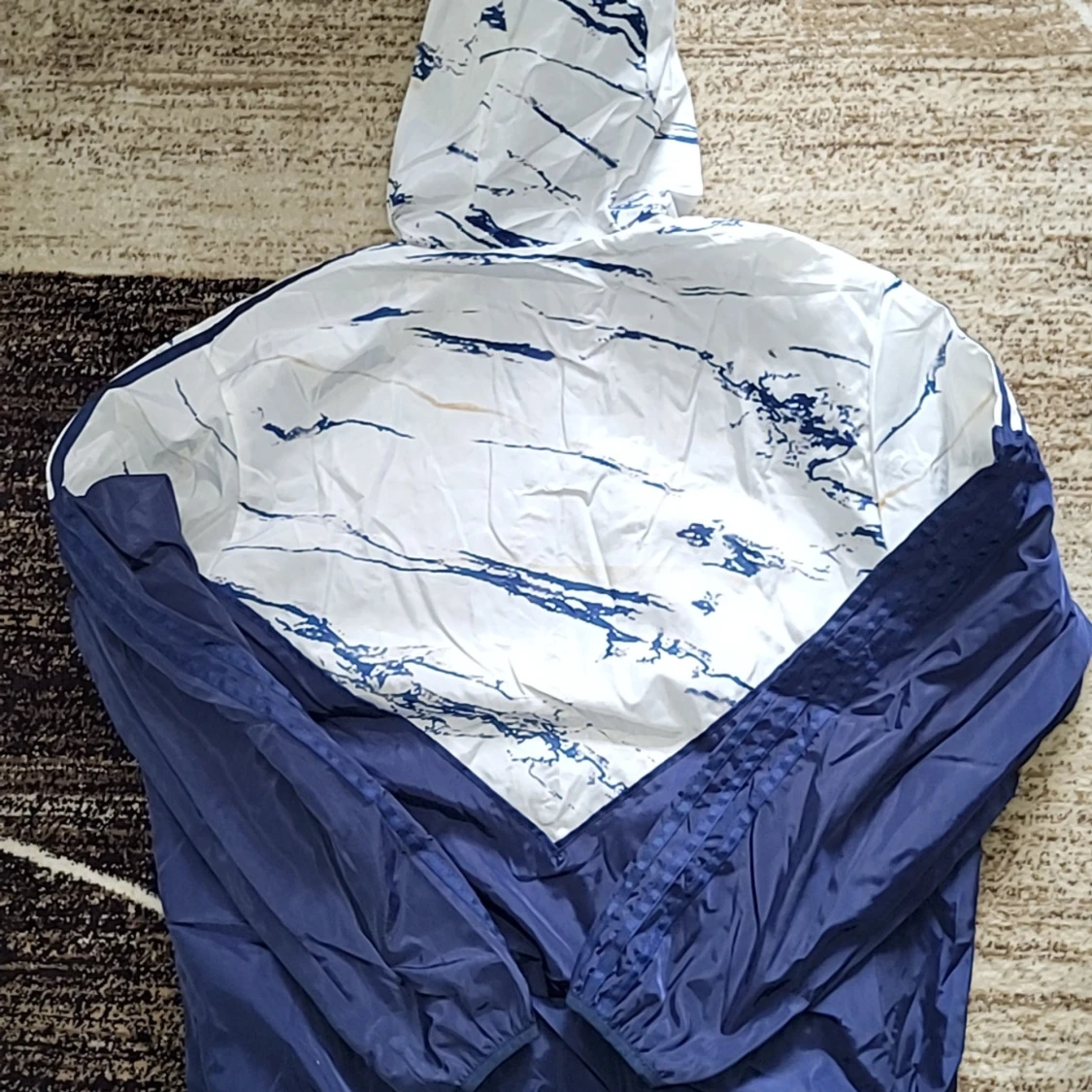 Blå och vit vindjacka från Adidas - 2