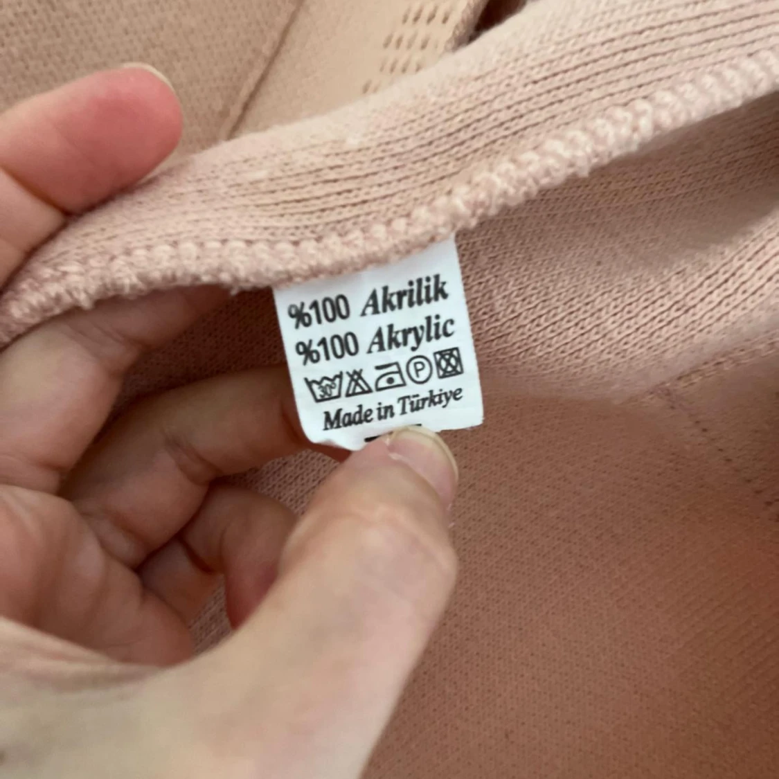 Ljusrosa stickad väst med blommigt broderi - 4