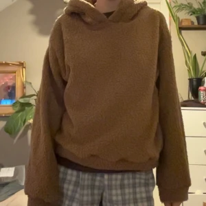 Brun Fleece Hoodie - sparsamt använd 