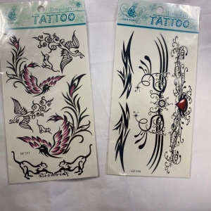 Tillfälliga tatueringar med blommotiv - Säljer ett set av tillfälliga tatueringar med vackra blommotiv. Innehåller olika design med rosor i färger som rosa, röd, lila och blå. Perfekt för att lägga till en färgglad touch till din stil. 50kr/2st/bild , samma frakt 