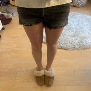 Gråa shorts  - Säljer för att de är för stora! Midjemått 39 cm🥰