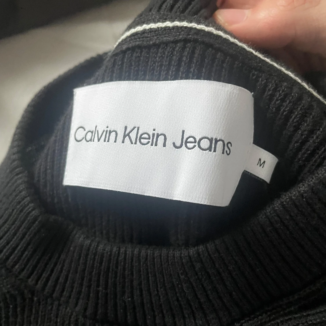 Svart tröja från Calvin Klein Jeans - 2