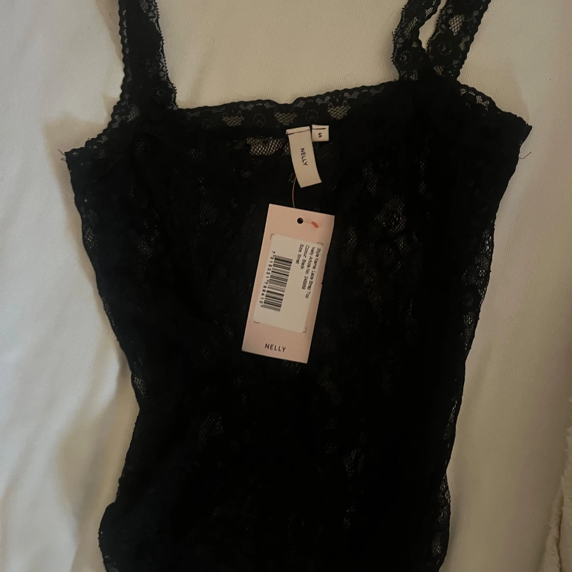 Svart spetslinne från Nelly - 2