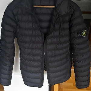 Stone Island jacka  - Säljer av min stone Island jacka som är fint använd. Finns inget slitage på den alls. Vid frågor är de bara att skriva! :)