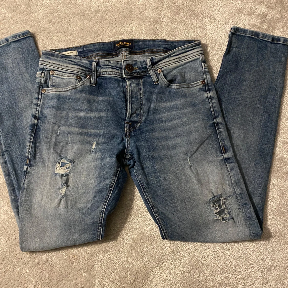 Jack n Jones jeans med slitningar