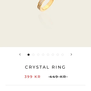 Guld ring 18 k  - Storlek 6, är helt ny och oanvänd. Orginalförpackning medföljder. 18 k PVD plätering.