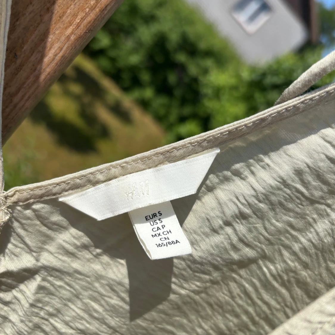 Ljus kortklänning från H&M - 1