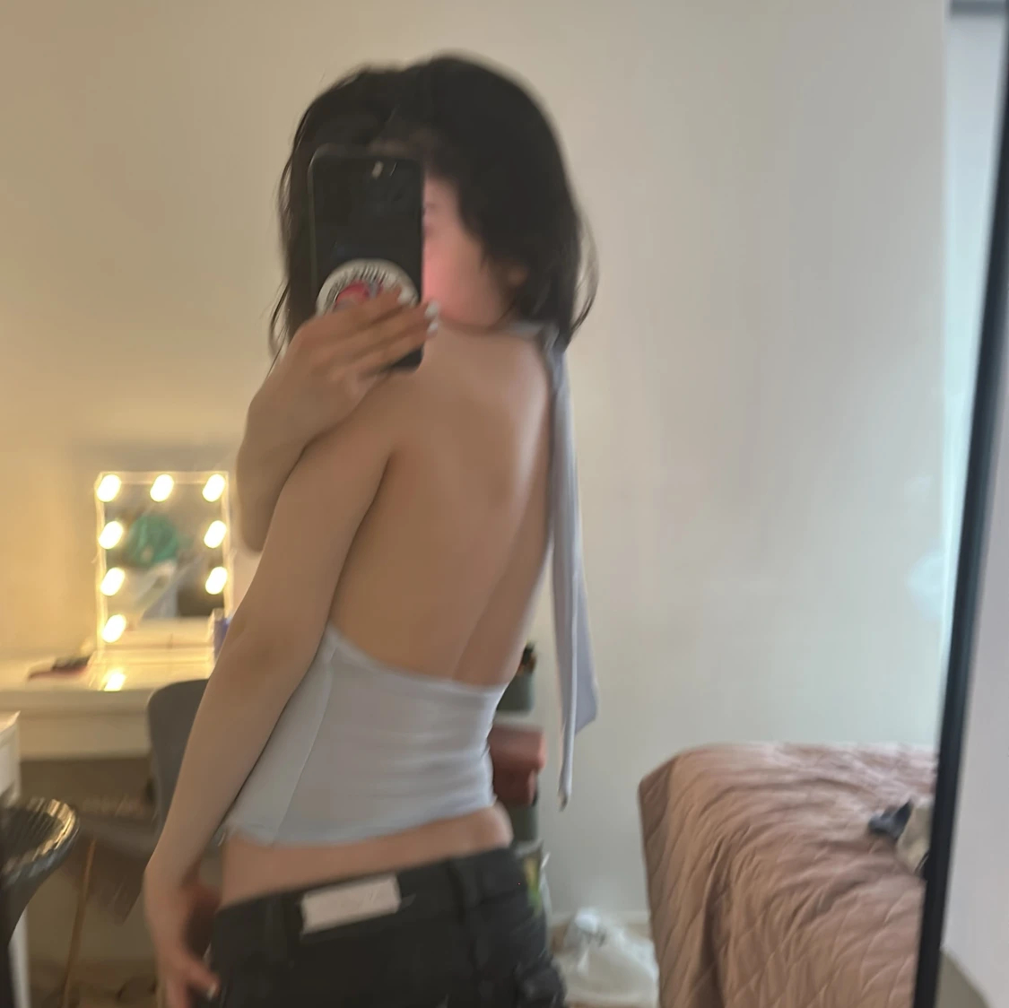 Ljusblå halterneck topp med djup urringning - 1