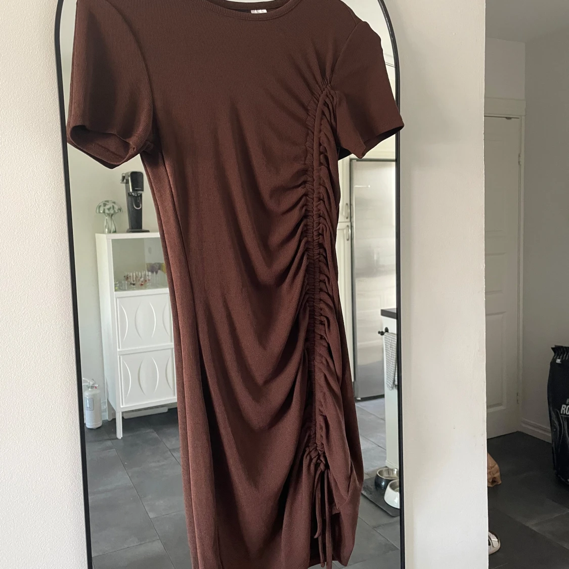 Brun mini klänning - 1