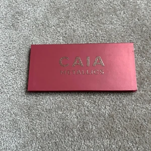 Caia palett  - Använd men fortfarande mycket produkt kvar, priset går att diskuteras 💕