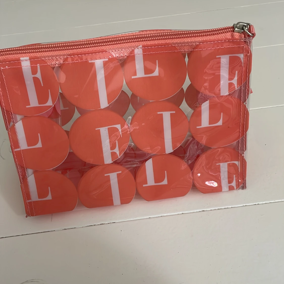 Transparent necessär från ELLE