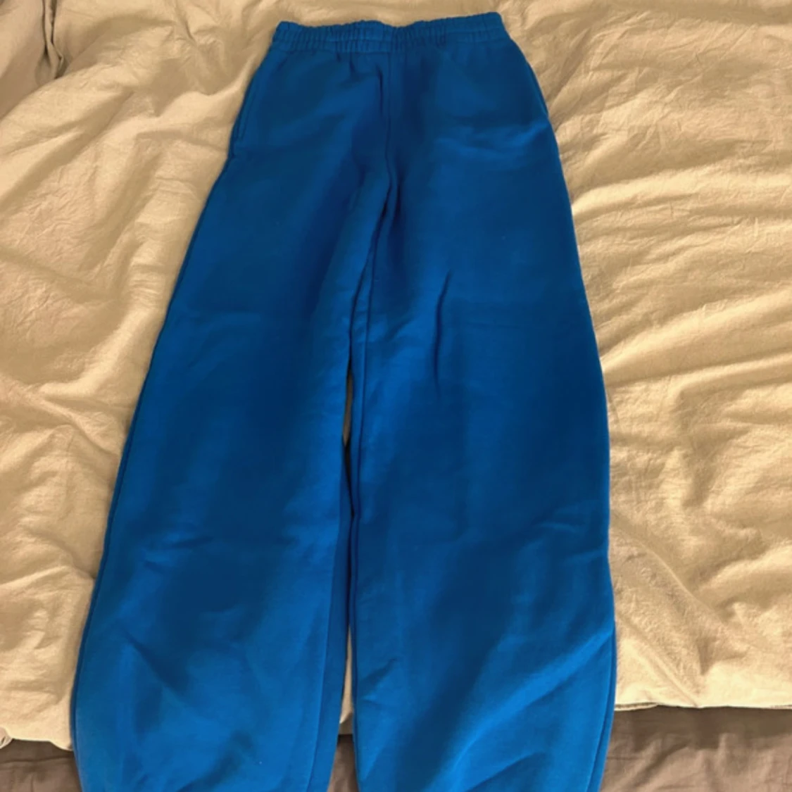 Blå mjukisbyxor från Bik Bok XS - 1