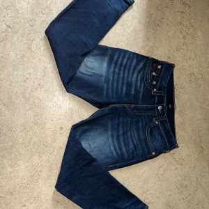 Ricky true religion jeans - Äkta Ricky true religion jeans. Storlek 34. Använda en gång så väldigt bra skick på dem