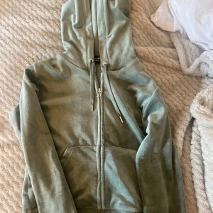 Juicy couture huvtröja - grön juicy couture huvtröja 💚