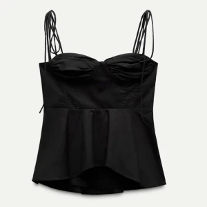 Zara topp - Populär zara topp som tyvärr inte kommer till användning. Storlek L (går att justera) 