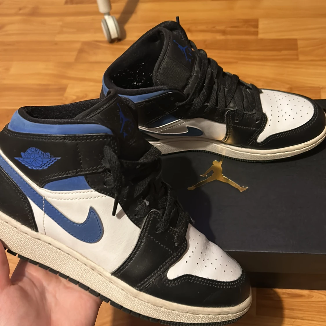 Nike Air Jordan 1 Mid White/ racer blue- black  - 3