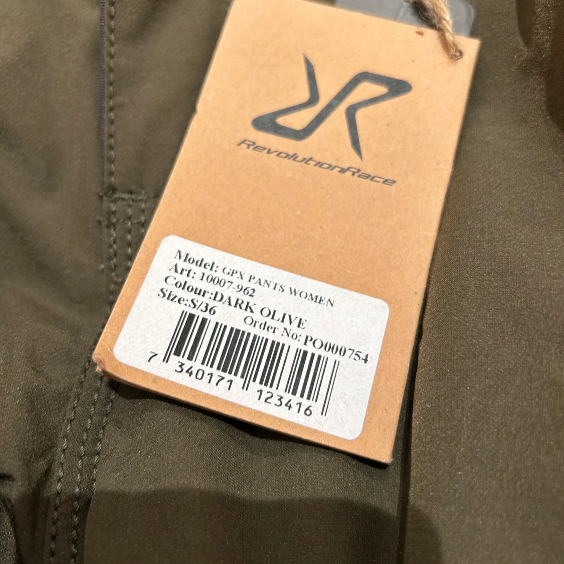 Grön-svarta friluftsbyxor från RevolutionRace - 2